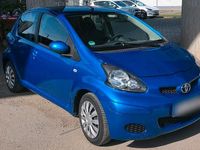 Gebraucht Toyota Aygo 68 PS (50 kW) 2010 Blau Kleinwagen