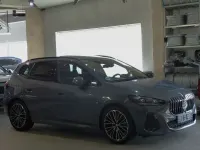 Gebraucht BMW 218 M Sport 136 PS (100 kW) 2024 Sparkling kupfer grau metallic Coupé