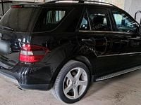 Gebraucht Mercedes ML320 224 PS (164 kW) 2007 Schwarz SUV