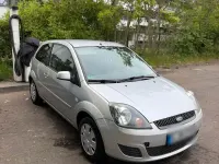 Gebraucht Ford Fiesta 2008 Silber Kleinwagen