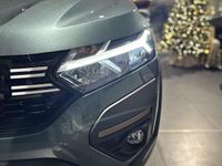 Neu Dacia Jogger Extreme 110 PS (80 kW) 2025 Grün Van / Kleinbus