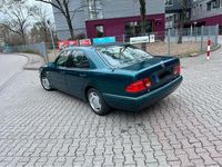 Gebraucht Mercedes E230 150 PS (110 kW) 1995 Grün Limousine