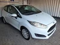 Gebraucht Ford Fiesta Trend 60 PS (44 kW) 2017 Weiß Kleinwagen