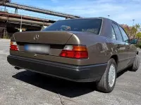 Gebraucht Mercedes E260 166 PS (122 kW) 1988 Andere farben Limousine
