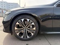 Gebraucht Mercedes E220 Exclusive 197 PS (144 kW) 2024 Schwarz Limousine