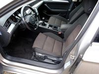 Gebraucht VW Passat 120 PS (88 kW) 2016 Grau Kombi