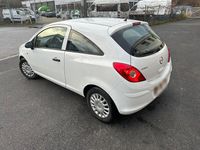 Gebraucht Opel Corsa Selection 69 PS (50 kW) 2013 Weiß Kleinwagen