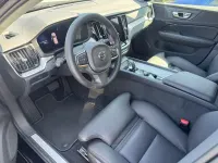 Gebraucht Volvo V60 Core 163 PS (119 kW) 2024 Schwarz Kombi