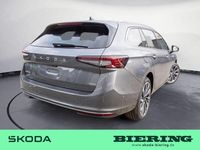 Neu Skoda Superb LAURIN & KLEMENT 193 PS (141 kW) 2025 Grau Kombi