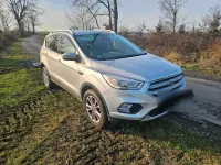 Usado Ford Kuga 150 HP (110 kW) 2017 Prateado SUV