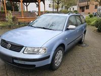 Gebraucht VW Passat 125 PS (91 kW) 2000 Blau Kombi