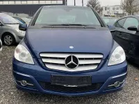 Gebraucht Mercedes B180 109 PS (80 kW) 2011 Blau Kleinwagen