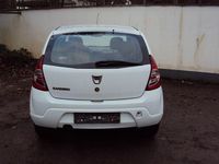 Gebraucht Dacia Sandero 75 PS (55 kW) 2012 Weiß Limousine