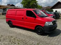 Gebraucht Toyota HiAce H4 95 PS (69 kW) 2011 Rot Van