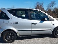 Usado Mercedes A140 Classic 82 HP (60 kW) 2004 Prateado Citadino