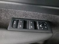 Gebraucht Volvo XC40 163 PS (119 kW) 2024 Grau SUV