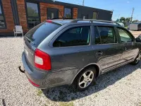 Gebraucht Skoda Octavia Elegance 105 PS (77 kW) 2010 Grau Kombi