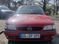 Gebraucht Opel Astra 75 PS (55 kW) 1997 Rot Limousine