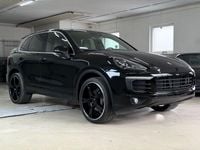 Second-hand Porsche Cayenne Chrono 299 CP (219 kW) 2016 Negru SUV