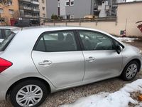 Gebraucht Toyota Auris 97 PS (71 kW) 2007 Silber Kleinwagen