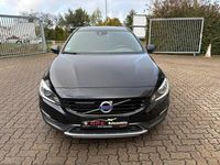 Gebraucht Volvo V60 Momentum 196 PS (144 kW) 2014 Black sapphire Kombi