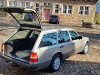 Gebraucht Mercedes 300 147 PS (108 kW) 1991 Silber Kombi