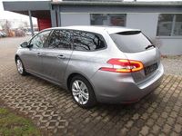 Gebraucht Peugeot 308 SW Active 131 PS (96 kW) 2021 Grau Kombi