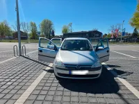 Używany Opel Corsa Enjoy 86 KM (63 kW) 2003 Srebrny Hatchback