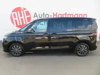 Second-hand VW Multivan Life 150 CP (110 kW) 2023 Negru Monovolum