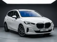 Gebraucht BMW 220 156 PS (114 kW) 2025 Weiß Van / Kleinbus