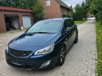 Gebraucht Opel Astra 125 PS (91 kW) 2011 Blau Kombi