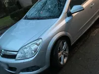 Gebraucht Opel Astra 140 PS (102 kW) 2010 Silber Coupé