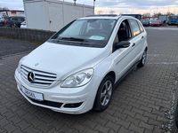 Gebraucht Mercedes B180 109 PS (80 kW) 2008 Weiß Van / Kleinbus