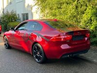 Gebraucht Jaguar XE Prestige 179 PS (131 kW) 2015 Rot Limousine