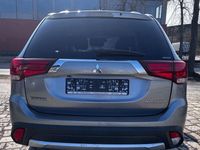 Gebraucht Mitsubishi Outlander Plus 150 PS (110 kW) 2015 Grau SUV