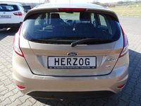 Gebraucht Ford Fiesta SYNC Edition 82 PS (60 kW) 2015 Urban beige (metallic) Limousine