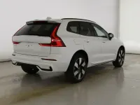 Gebraucht Volvo XC60 Plus 455 PS (334 kW) 2024 Crystal white / metallic SUV