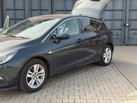Gebraucht Opel Astra 150 PS (110 kW) 2016 Grün Limousine