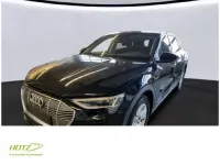 Gebraucht Audi e-tron Basis 230 kW (313 PS) 2022 Mythosschwarz metallic SUV