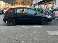 Usata Ford Focus SE 101 CV (74 kW) 2002 Nero Utilitaria