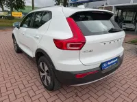 Gebraucht Volvo XC40 Momentum 163 PS (119 kW) 2020 Weiß SUV