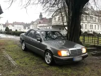 Second-hand Mercedes E200 122 CP (89 kW) 1989 Gri Berlinǎ