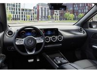 Gebraucht Mercedes EQA300 Advanced Plus 167 kW (228 PS) 2022 Schwarz / nachtschwarz SUV