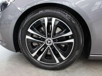 Gebraucht Mercedes B220 Progressive 190 PS (139 kW) 2024 Mountaingrau metallic Van / Kleinbus