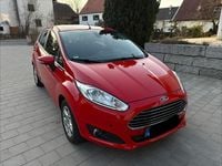 Gebraucht Ford Fiesta Titanium 101 PS (74 kW) 2017 Rot Limousine