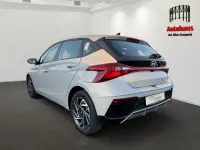Neu Hyundai i20 101 PS (74 kW) 2025 Lumen grey / mic (grau) Kleinwagen