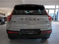 Nowe Volvo XC40 Plus 163 KM (119 kW) 2026 Szary SUV