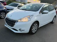 Gebraucht Peugeot 208 Active 82 PS (60 kW) 2012 Weiß Kleinwagen