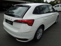 Neu Skoda Scala Essence 116 PS (85 kW) 2025 Candyweiß Kleinwagen