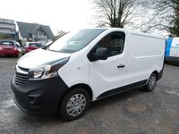 Gebraucht Opel Vivaro 120 PS (88 kW) 2017 Weiß Van / Kleinbus